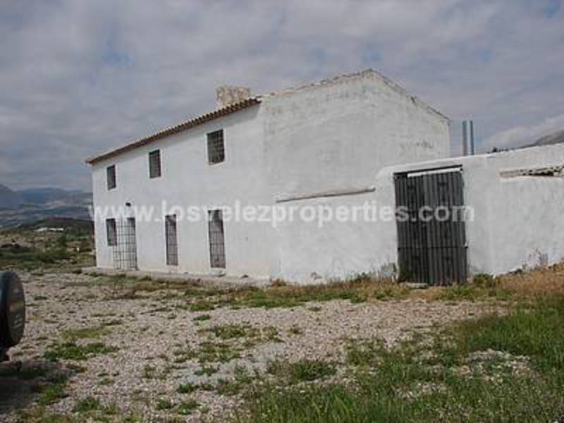LVC193: Granja Pequeña en venta en Velez-Blanco, Almería