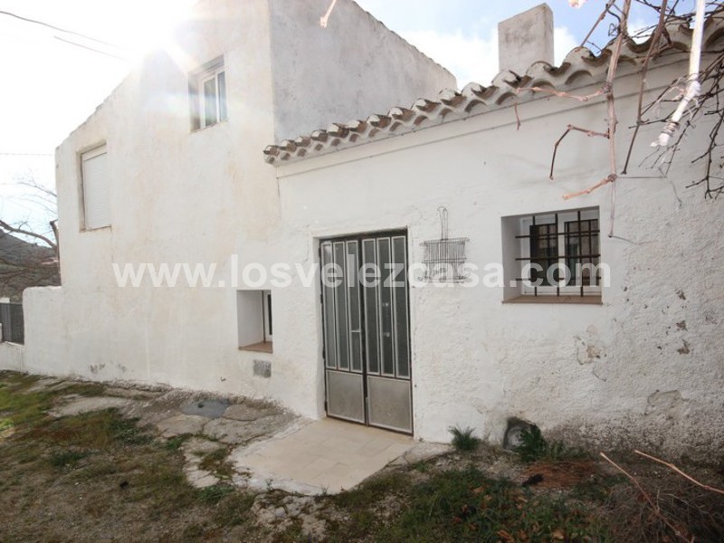 LVC263: Cortijo Reformada en venta en Velez-Rubio, Almería