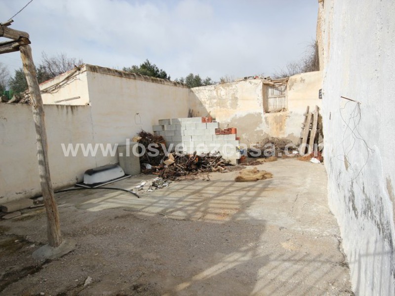 LVC263: Cortijo Reformada en venta en Velez-Rubio, Almería