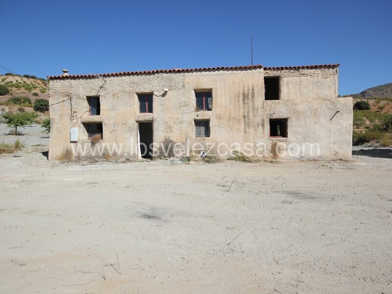 LVC543: 8 Bedroom Country House for Sale